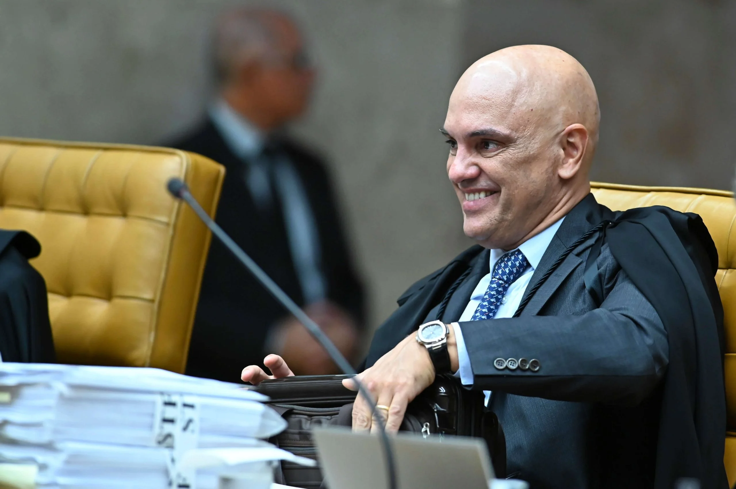 STF: Moraes suspende normas de MG e GO que proibiam o uso e o ensino da linguagem neutra nas escolas