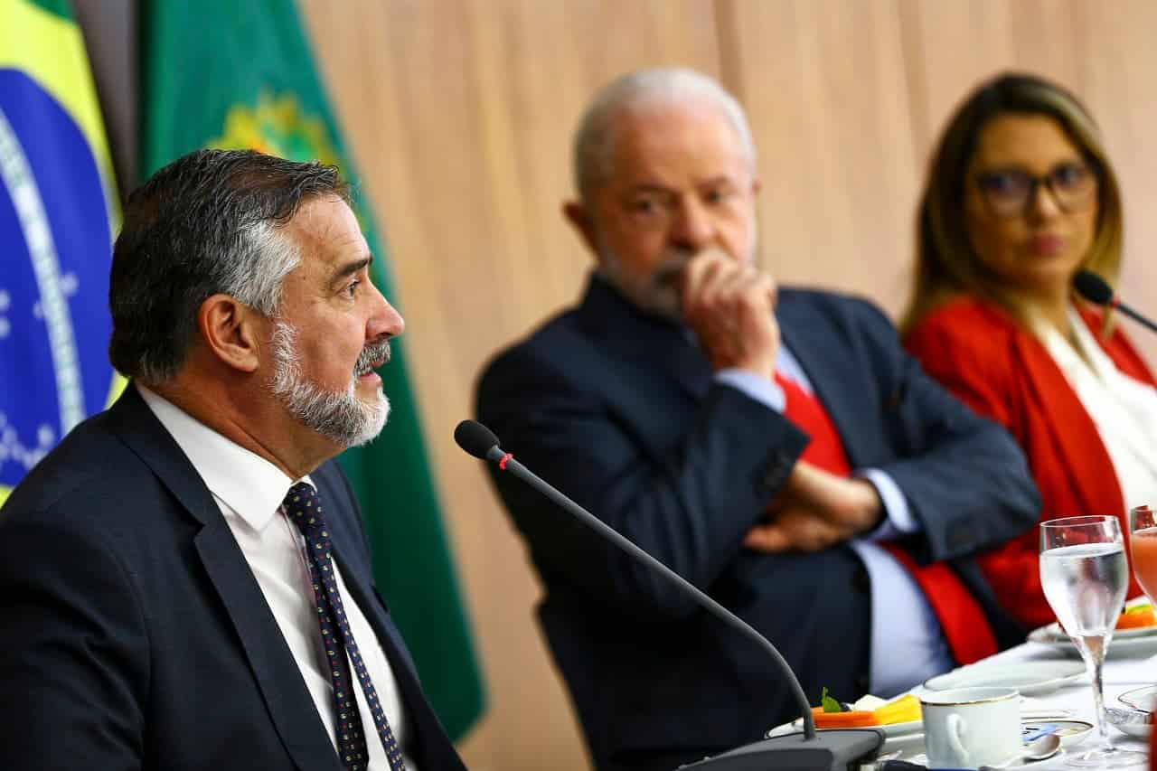 Força-tarefa de socorro ao RS causa desconforto a Lula e provoca confusão entre ministros