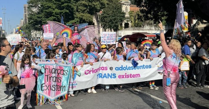 “Bloco das crianças trans” na Parada LGBT+ de São Paulo divide opiniões