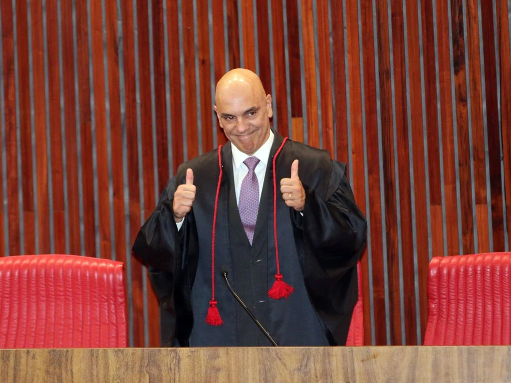 Moraes praticou “ativismo judicial” no TSE, dizem especialistas