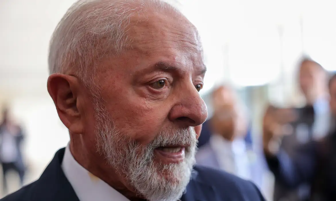 Lula diz que Trump “vai tentar tirar proveito” de atentado em eleições