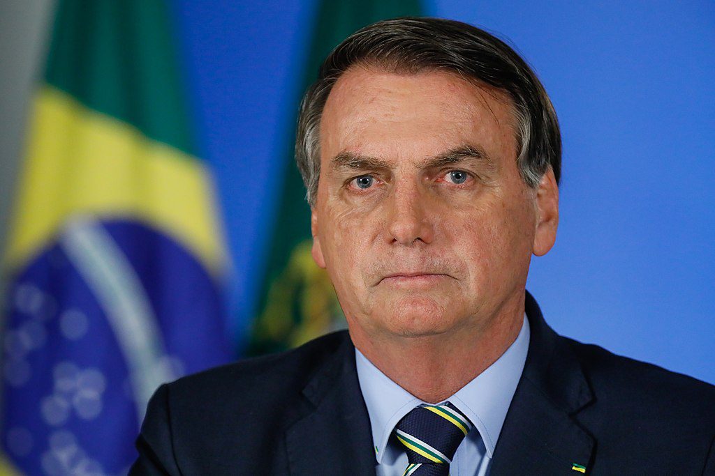 Bolsonaro Afirma que “Querem Facilitar” seu Assassinato e Critica Ações de Lula e do STF