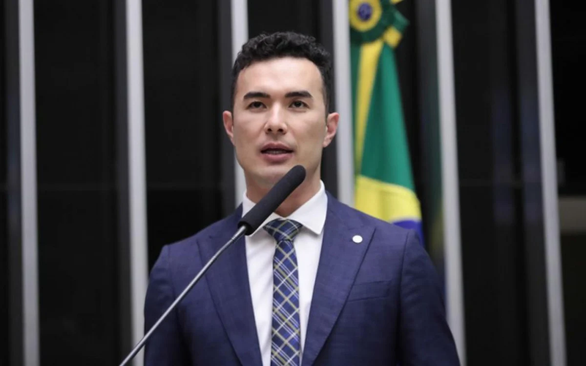 Deputado Pedro Aihara pede reembolso para alimentos como vieiras, bife de R$ 400 e vinhos