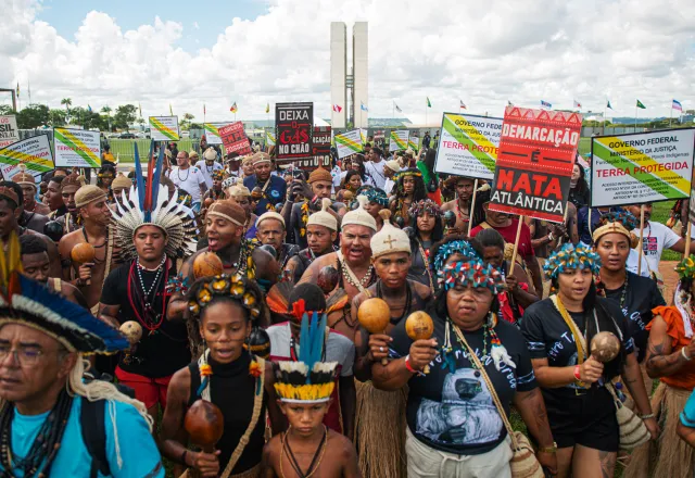 Indígenas retomam protestos contra governo Lula por demarcação de terras