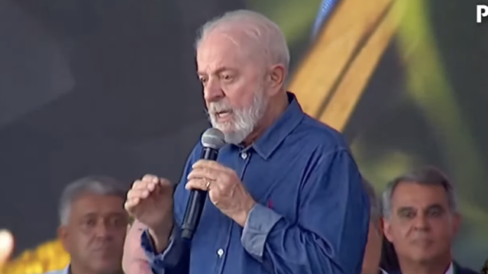 “Quem nos critica não vale uma titica de cachorro”, dispara Lula durante discurso em Feira de Santana (BA)