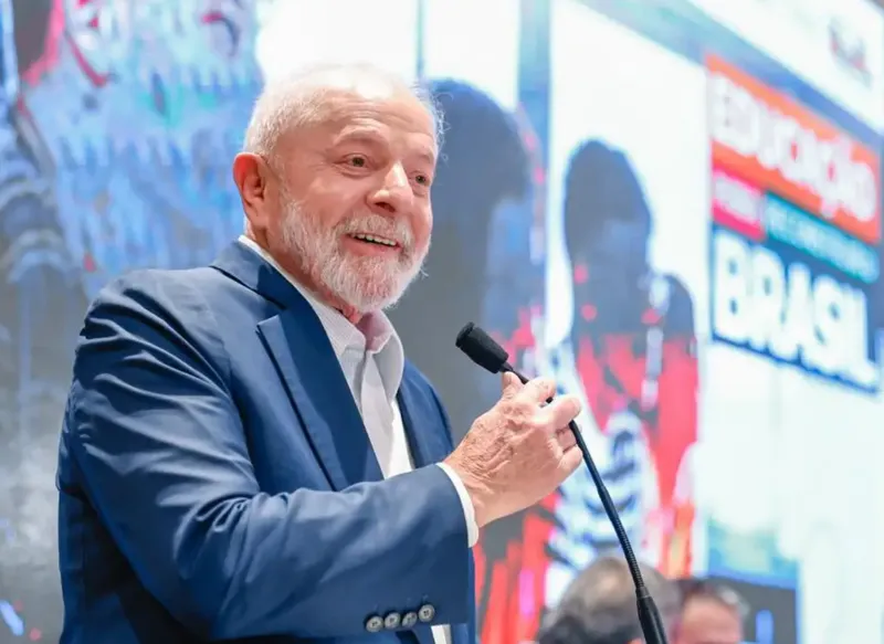 Lula comemora vitória da esquerda na França: ‘Demonstração de grandeza’