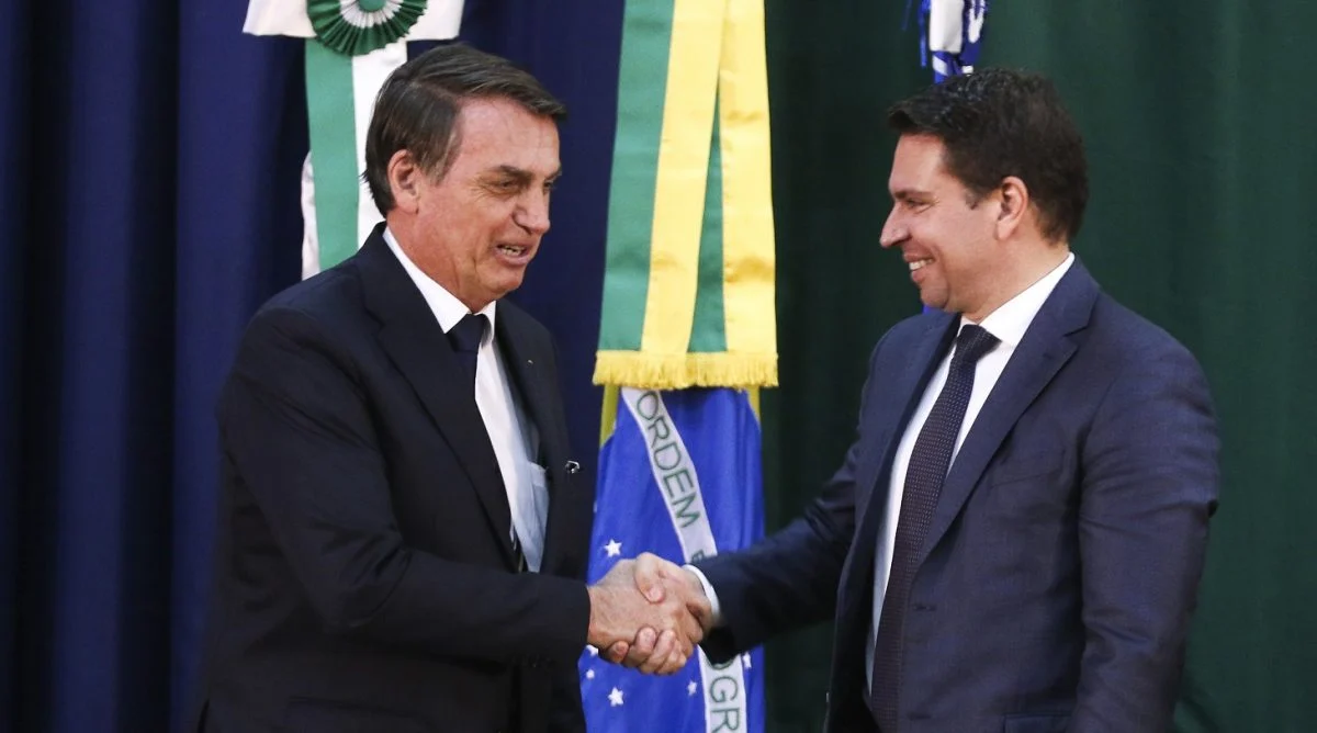 Bolsonaro mantém apoio a Ramagem mesmo após áudio: “Estamos juntos”