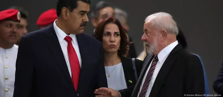 30 ex-presidentes latinos cobram de Lula compromisso com democracia após eleição na Venezuela