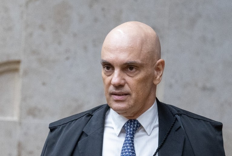 STF: Alexandre de Moraes desobriga bloqueio a VPN, mas mantém multa a quem acessar o X