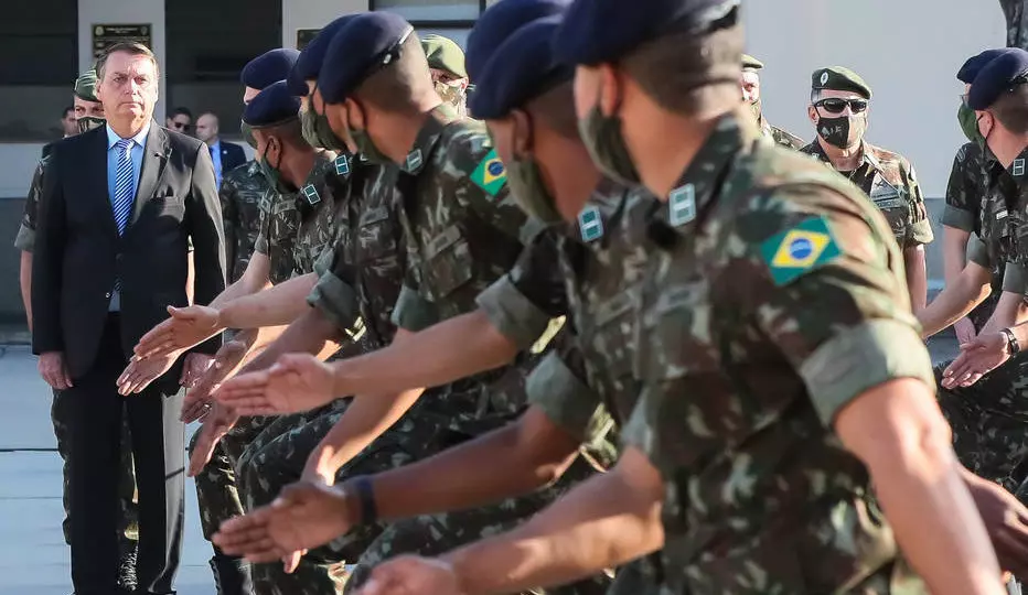 GSI demite militares por fazer PIX para Bolsonaro eles voltam aos quartéis