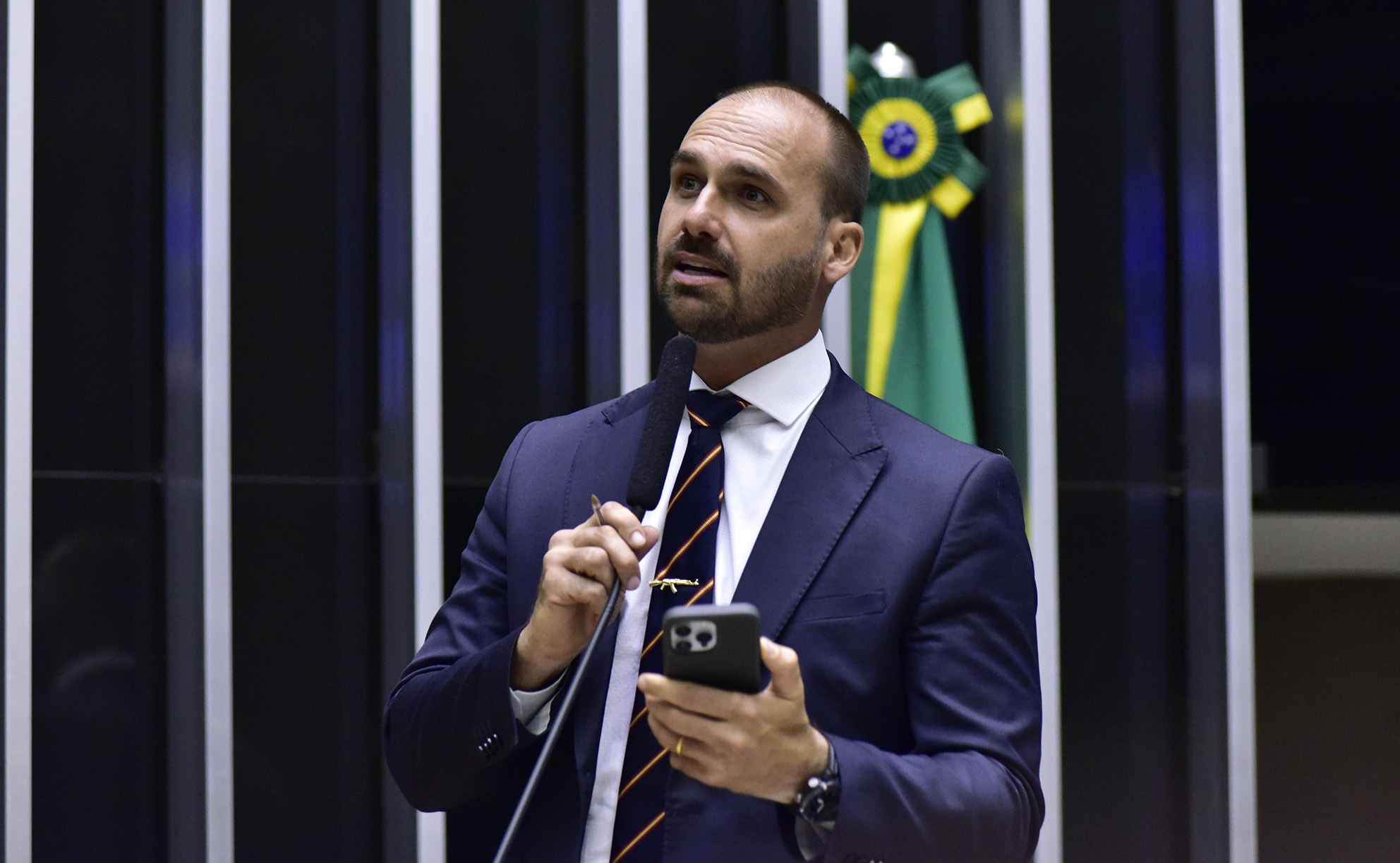 Eduardo Bolsonaro afirma que Nunes ‘cavou a própria sepultura’ ao apoiar Joice Hasselmann e critica falta de `diálogo com a direita´