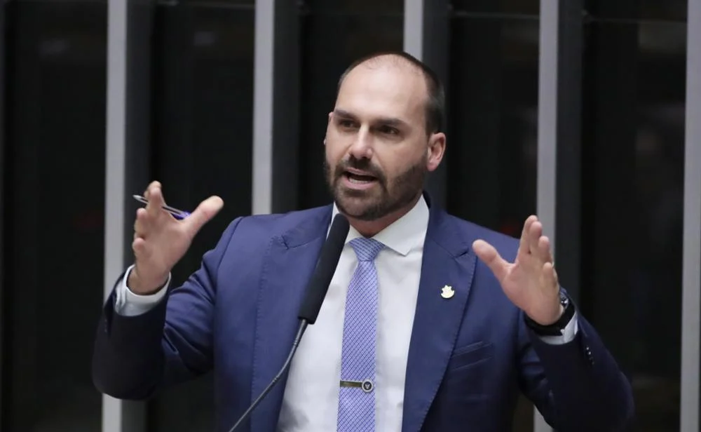 Eduardo Bolsonaro faz “exposed” de Marçal: “Adota todo discurso da direita”