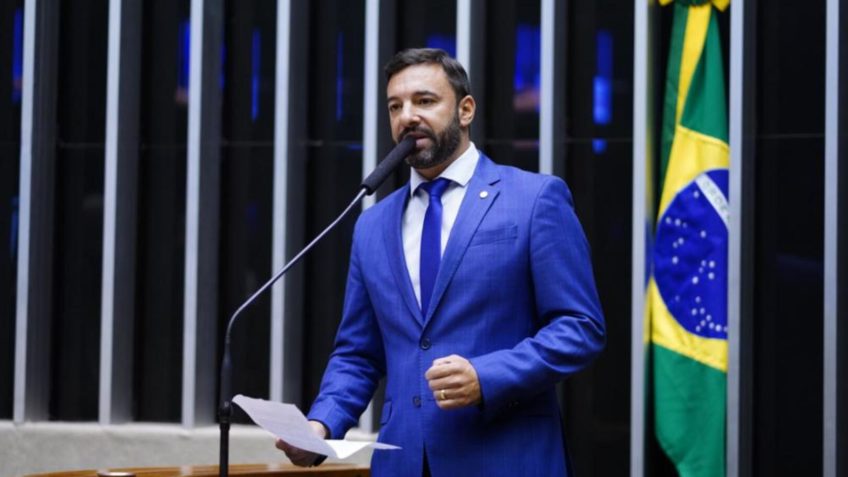 Deputado quer proibir atletas trans de competir com mulheres no Brasil