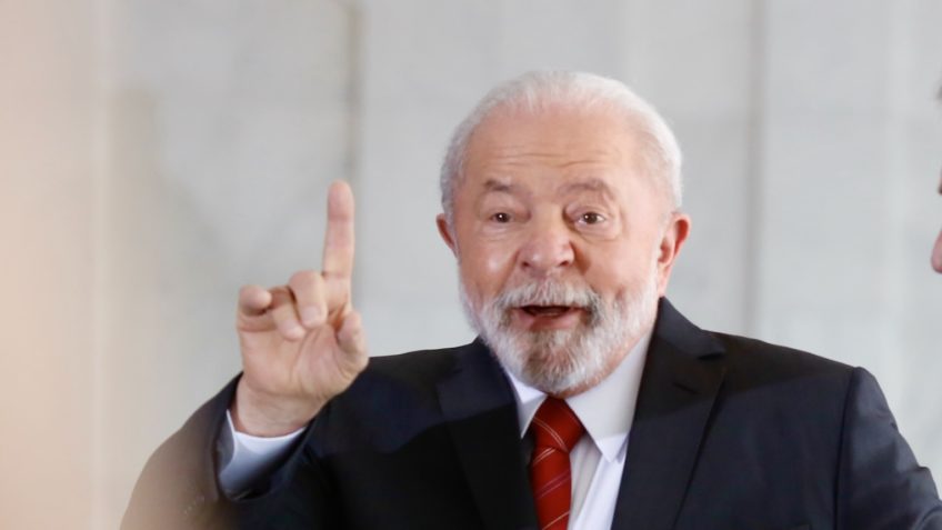 Lula exalta economia brasileira sob gestão do PT: ‘Todos os números são positivos’