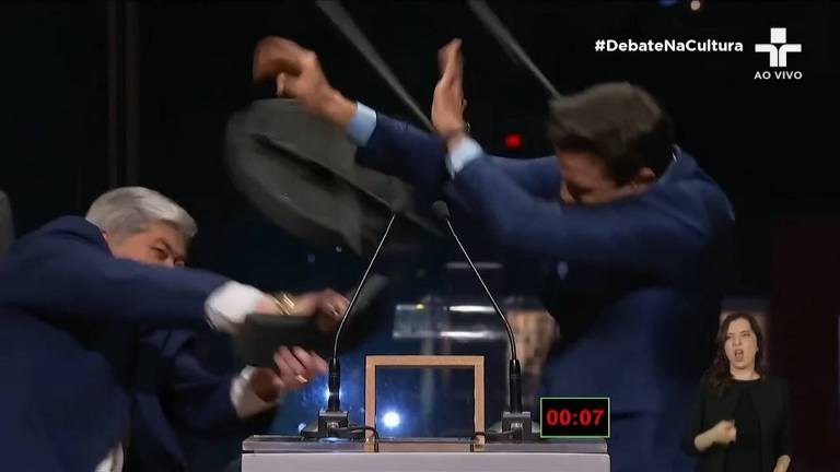 VÍDEO: Datena Ataca Pablo Marçal com Cadeira em Debate em São Paulo