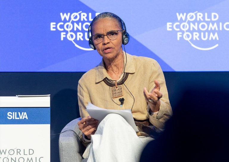 Marina Silva Defende Ações do Governo, Mas Cobra Ação da Sociedade na Crise Climática