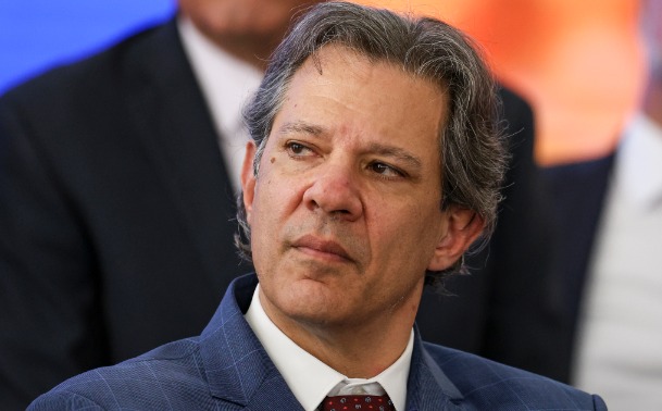 Haddad promete “botar ordem no caos” e diz que Bolsonaro é culpado “sentou em cima” das bets