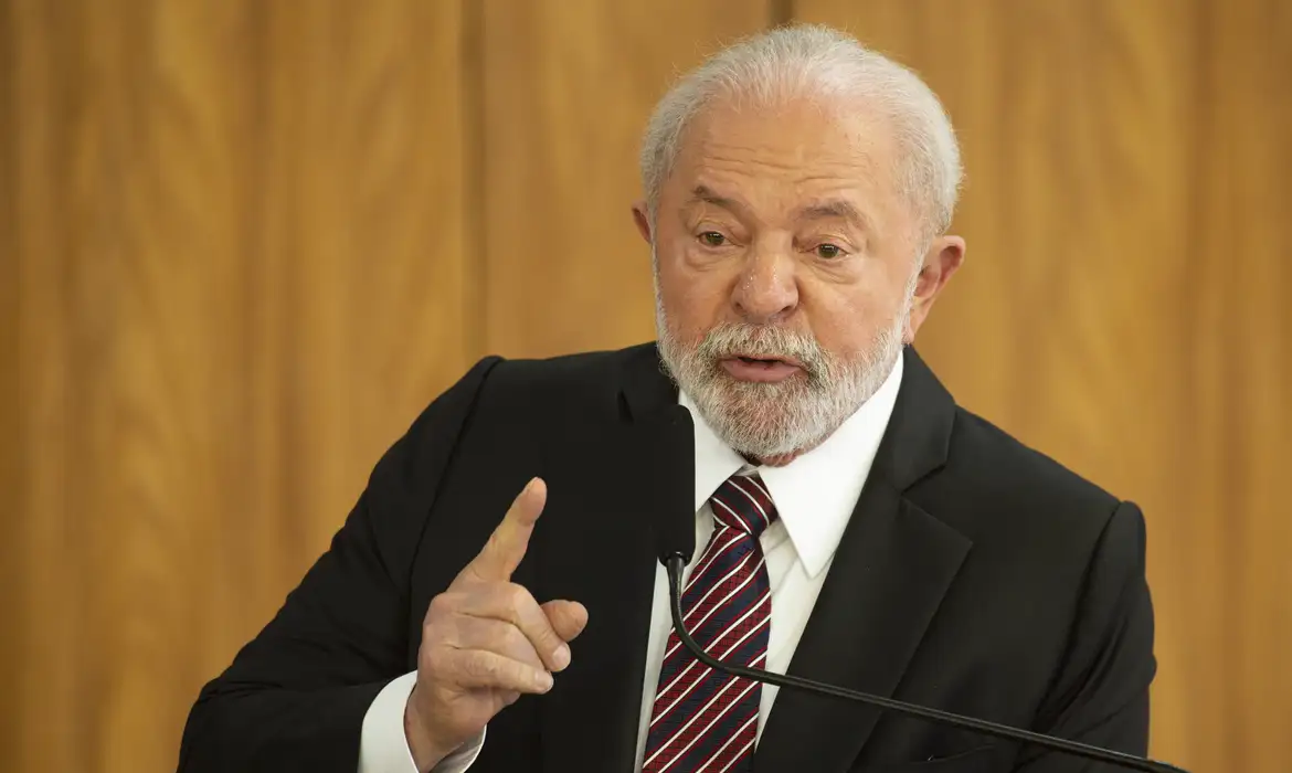 ‘Se tiver de aumentar os juros, aumenta’, diz Lula sobre Galípolo