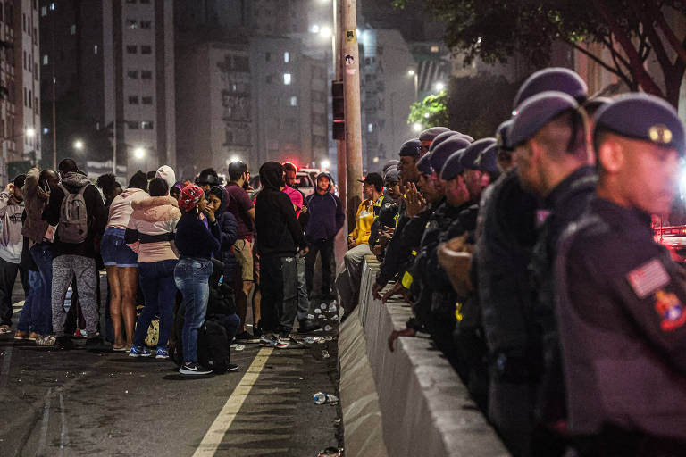 “Após Eleição, Grupo Tenta Invadir Prédios em SP em Protesto por Moradia”