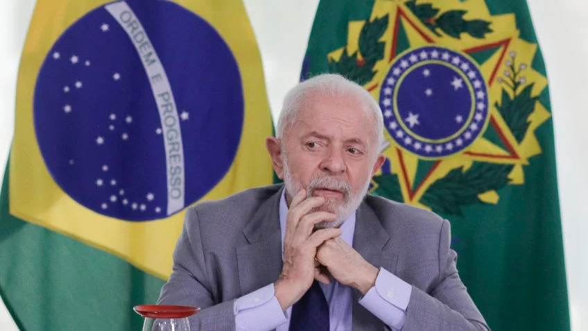 Veículo que pertencia à segurança de Lula, que havia sido roubado, foi localizado em São Paulo