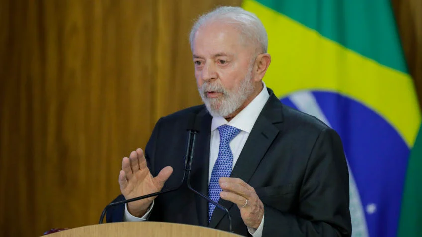 Lula Anuncia Medidas Urgentes para Ajudar Vítimas do Apagão em São Paulo