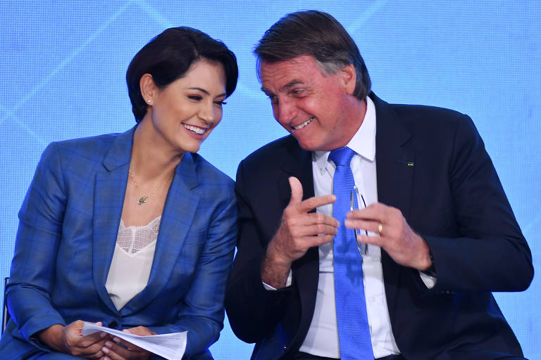 Michelle Bolsonaro exalta papel do “maridão machão” e destaca visão feminina no social