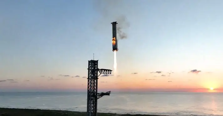 Um Gigante no Céu: Retorno Histórico do Foguete da SpaceX em Vídeo de Kimbal Musk