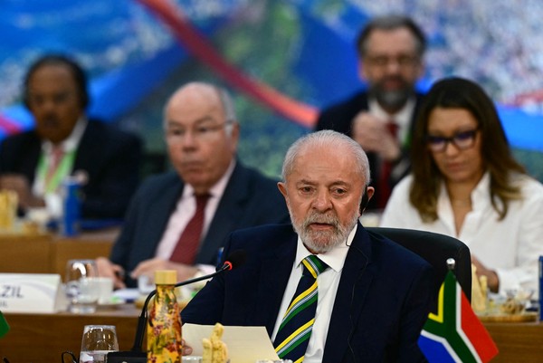 Lula em discurso no G20: Uma crítica contundente ao investimento em guerras e à falta de ação contra a fome