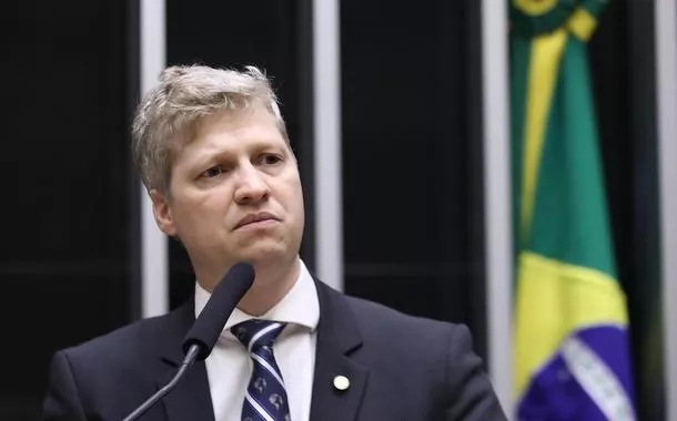 Deputado Marcel Van Hattem é Indiciado por Calúnia Contra Delegado: Embate entre Imunidade Parlamentar e Justiça