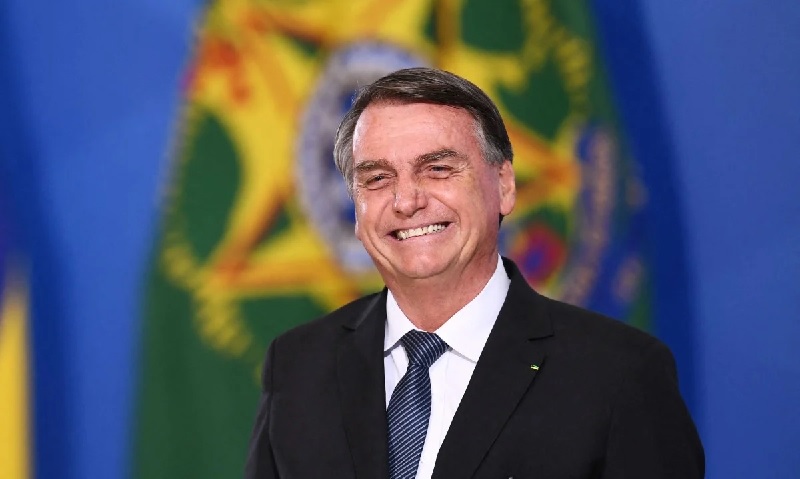 Bolsonaro Mantém Confiança em Candidatura à Presidência em 2026, Apesar de Inelegibilidade