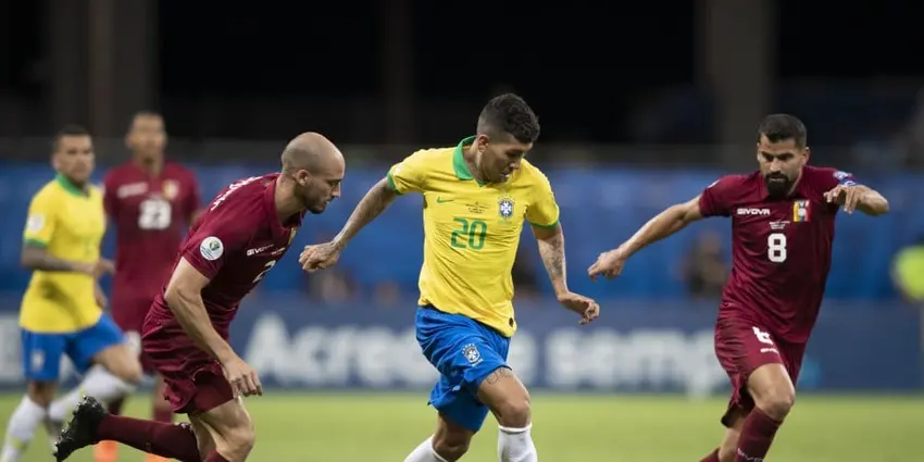 Savinho comenta empate com a Venezuela: “Estamos no caminho certo”