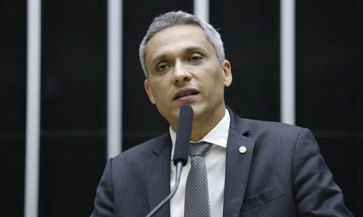 STF Decide Transformar Gustavo Gayer em Réu por Ofensas a Senadores