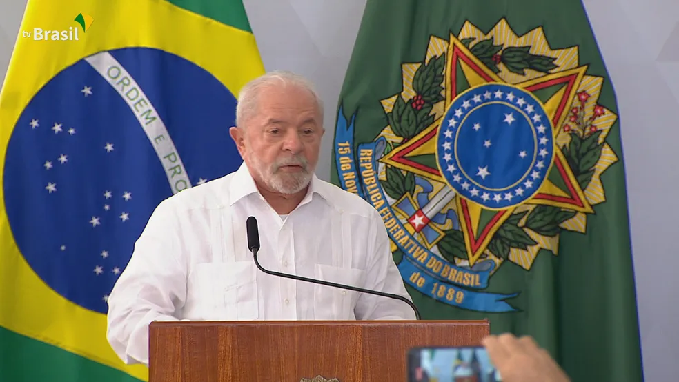 Governo Lula Planeja Reajuste de Até 30% para Cargos Comissionados