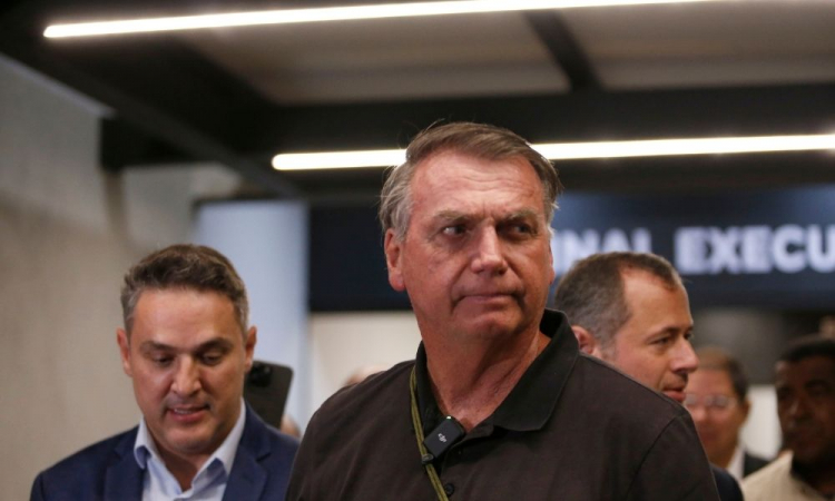 “Golpe nunca esteve no meu dicionário”, diz Bolsonaro sobre acusações da PF