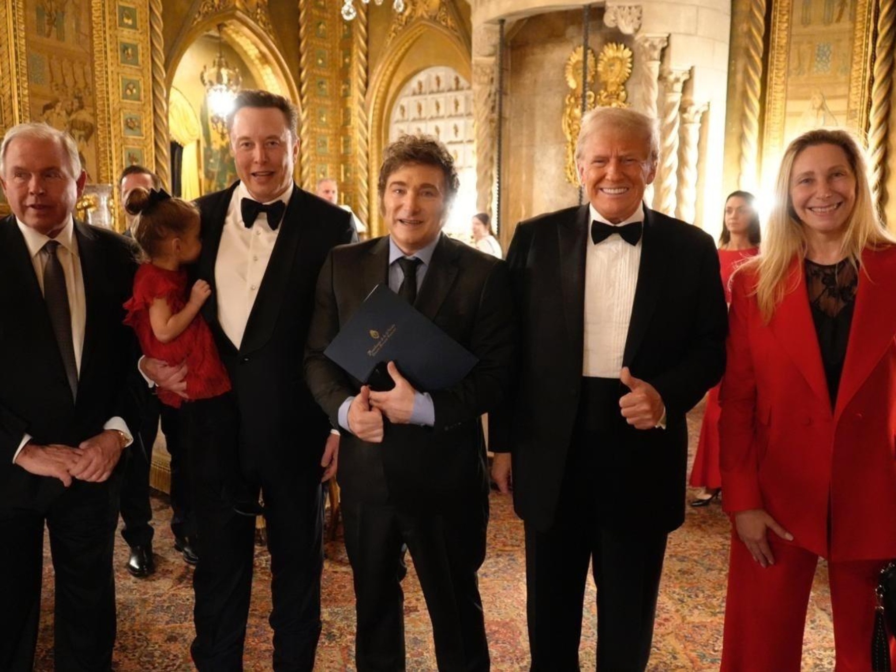 Milei nos holofotes: encontro com Trump, Musk e Stallone consolida frente conservadora