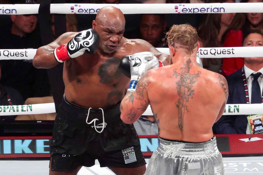 Mike Tyson é processado por empresa britânica após luta contra Jake Paul