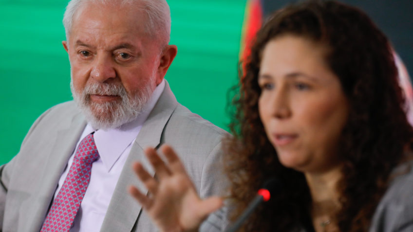 Lula assina decretos para reestruturar estatais após rombo histórico