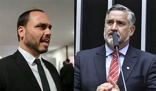 Carlos Bolsonaro mandou uma indireta a Paulo Pimenta, Que Rebate: “Não Tenho Medo de Miliciano”