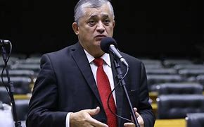 Líder do Governo Lula Publica Dados de Inflação do Governo Bolsonaro por Engano