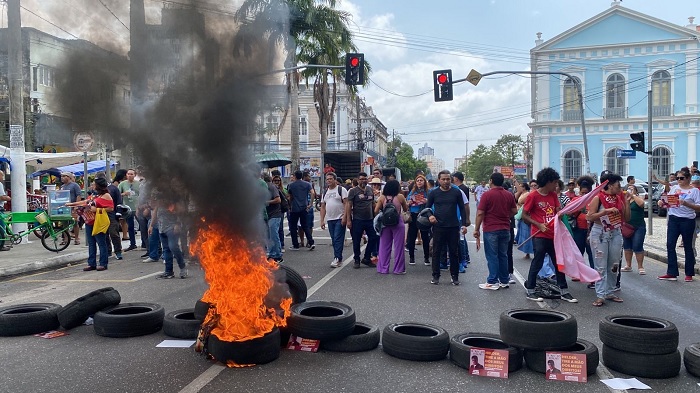 Conflito e Protesto: Professores São Reprimidos com Balas de Borracha na Alepa