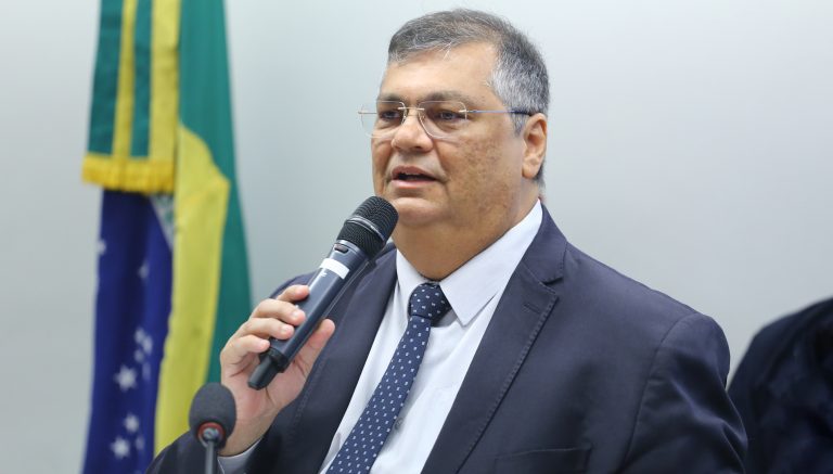 Flávio Dino Rejeita Flexibilização das Regras de Emendas, Ignorando Pressão do Parlamento