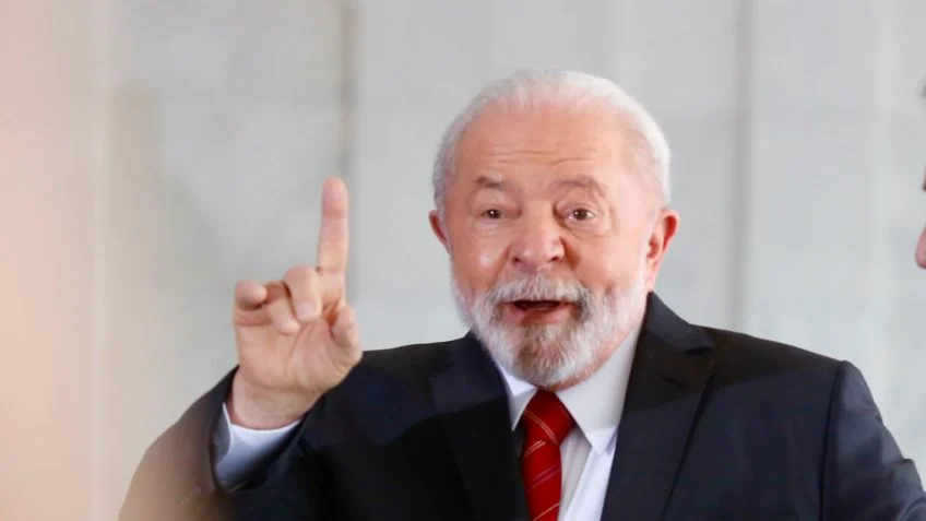 Custo das estatais dispara e lucro despenca no governo Lula