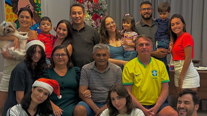 Michelle e Bolsonaro Celebram o Natal em Família em Brasília