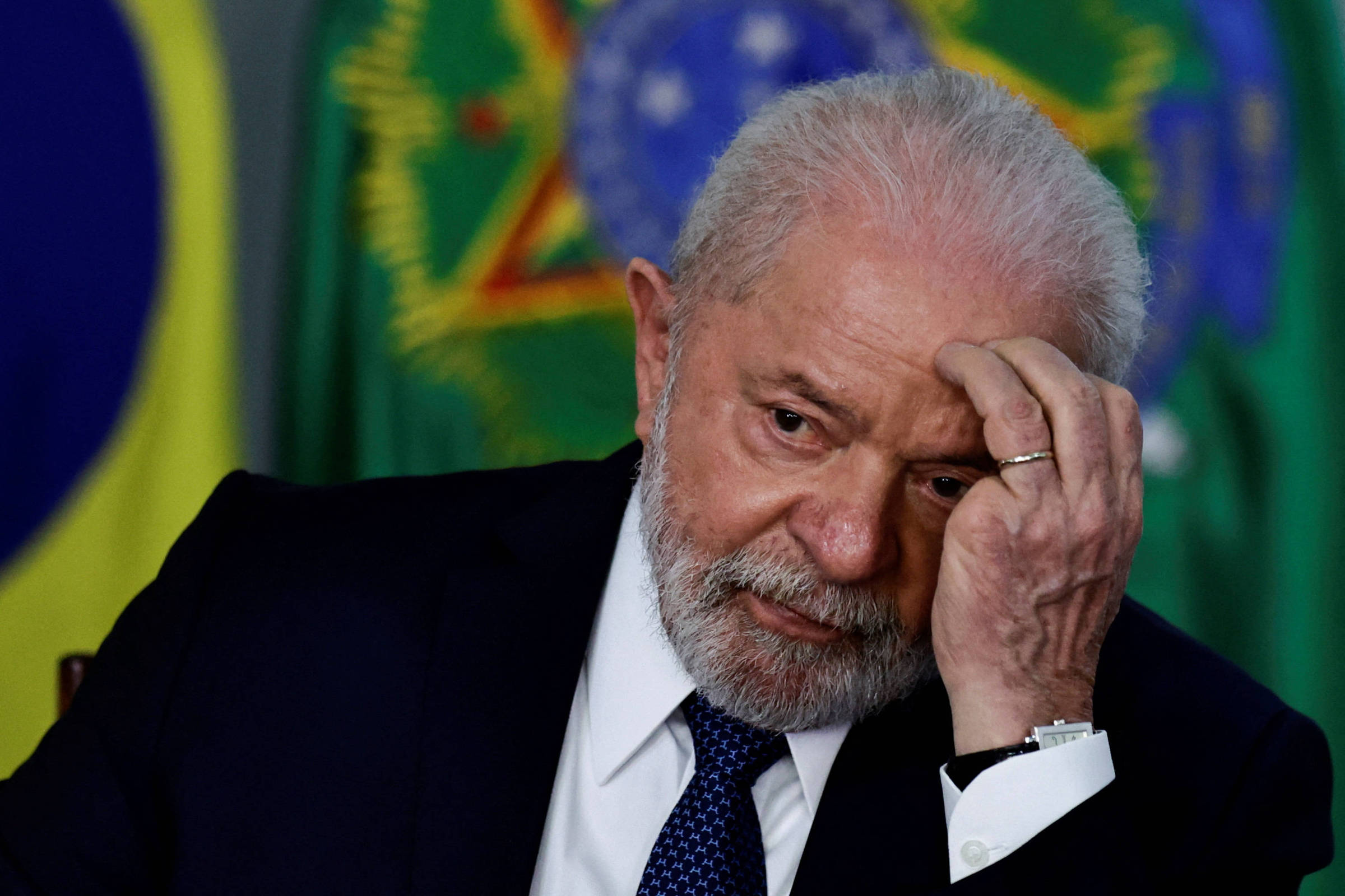 Lula comenta sobre aumento da taxa de juros e expressa confiança na nova liderança do Banco Central