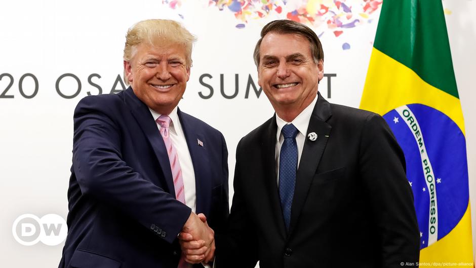 Bolsonaro Apresenta Convite para Posse de Trump e Pede Devolução de Passaporte