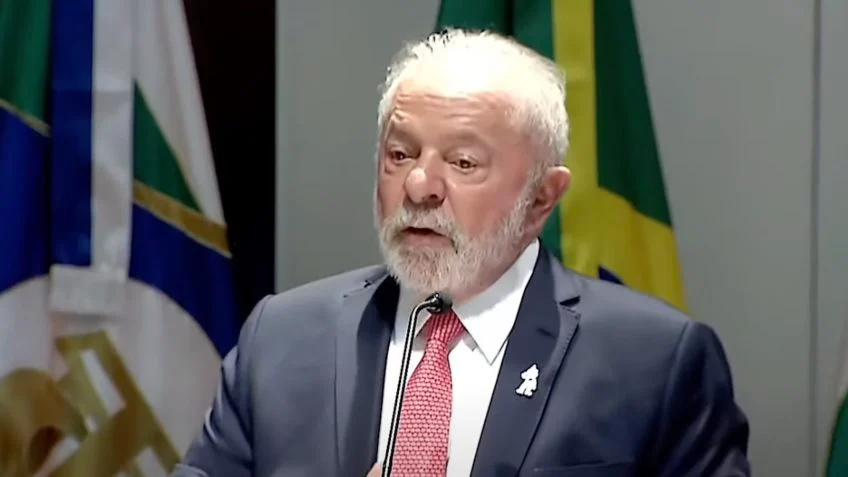 Lula elogia repórteres por “gentileza” e brinca sobre possível bronca dos editores