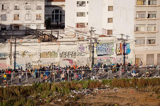 Prefeitura de São Paulo Ergue Muro na Cracolândia e Entra em Polêmica