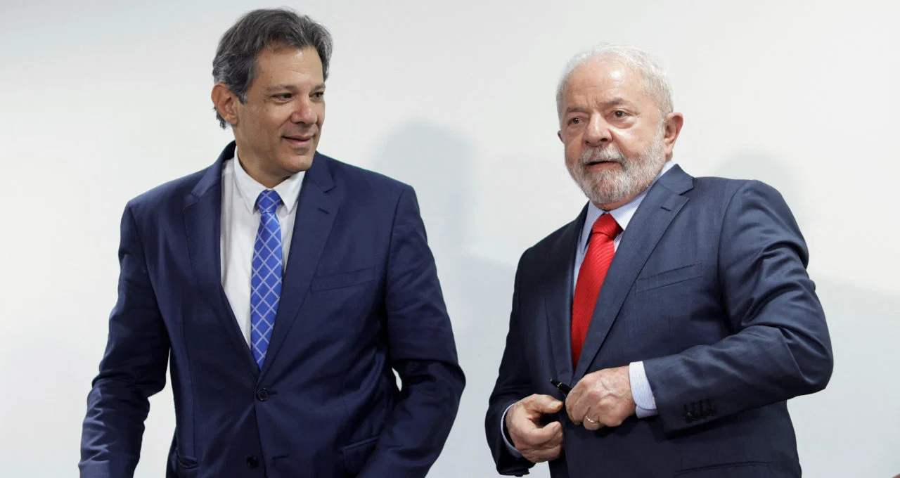 Governo Lula avalia pacote de cortes para fevereiro