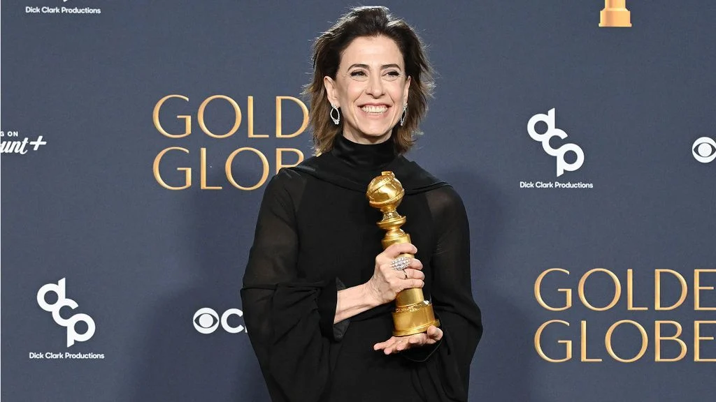 Fernanda Torres Faz História no Globo de Ouro e Homenageia Fernanda Montenegro