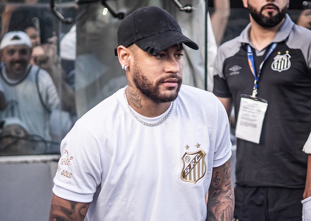 Neymar está de volta ao Santos: presidente anuncia retorno do craque